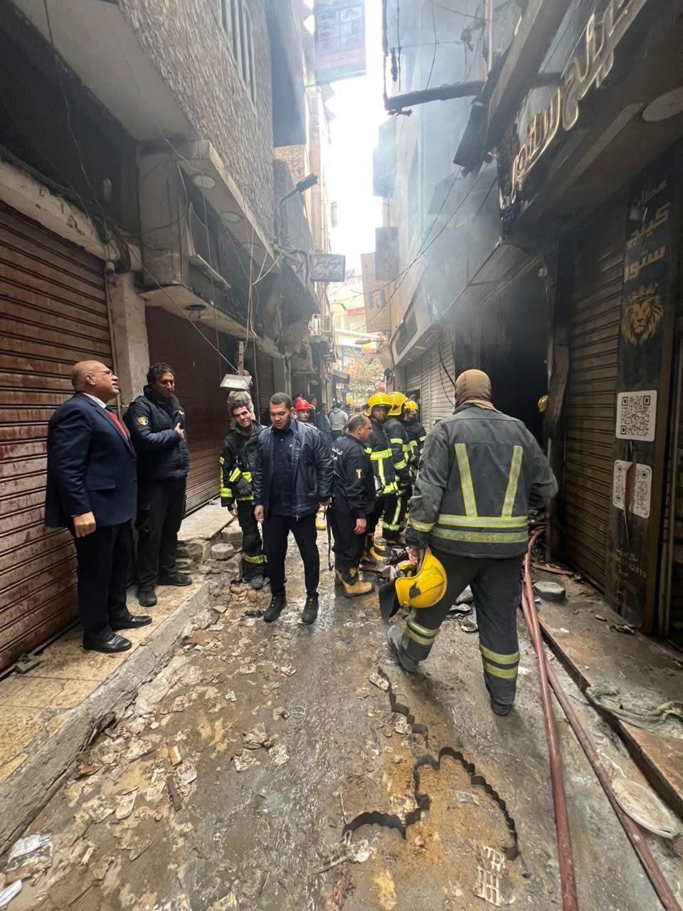 نائب محافظ القاهرة يتابع السيطرة على حريق محدود بعقار بدرب الدهان دون إصابات&nbsp;