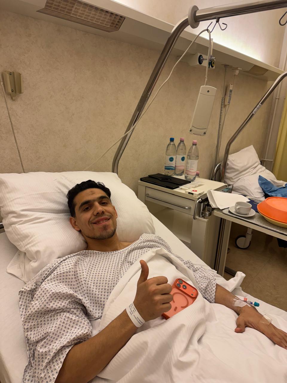 محمد حمدي بعد جراحة الصليبي (5)