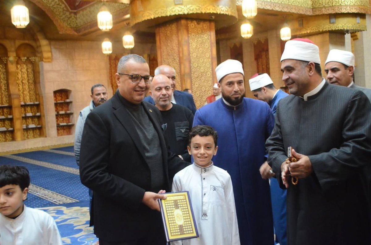 محافظ جنوب سيناء يكرم حفظة القرآن الكريم بشرم الشيخ 