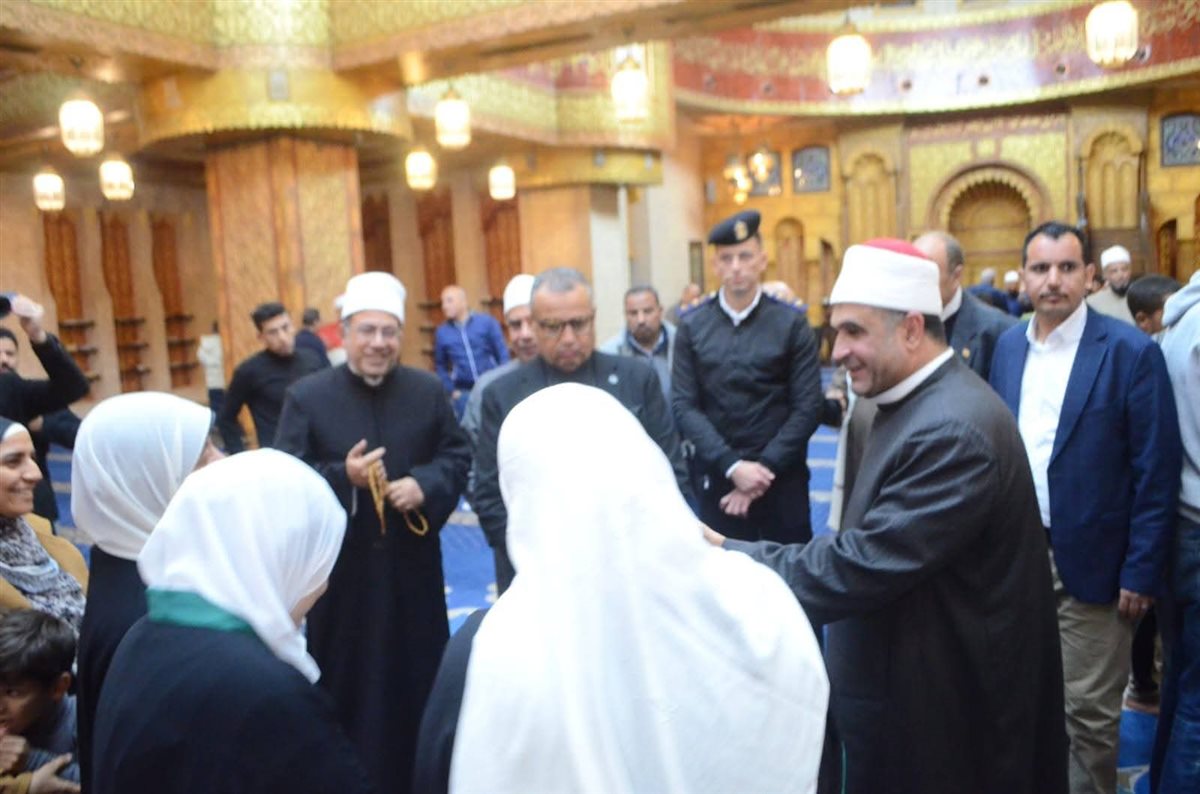 محافظ جنوب سيناء يكرم حفظة القرآن الكريم بشرم الشيخ 