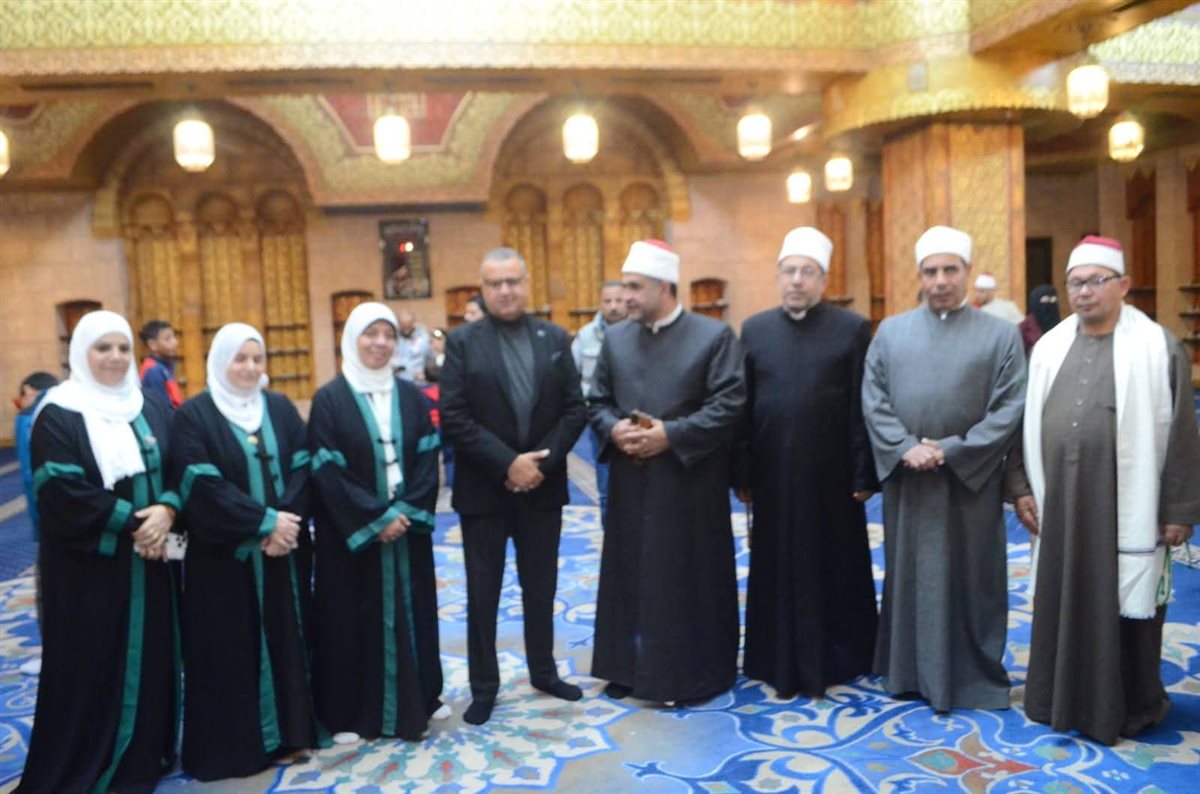 محافظ جنوب سيناء يكرم حفظة القرآن الكريم بشرم الشيخ 