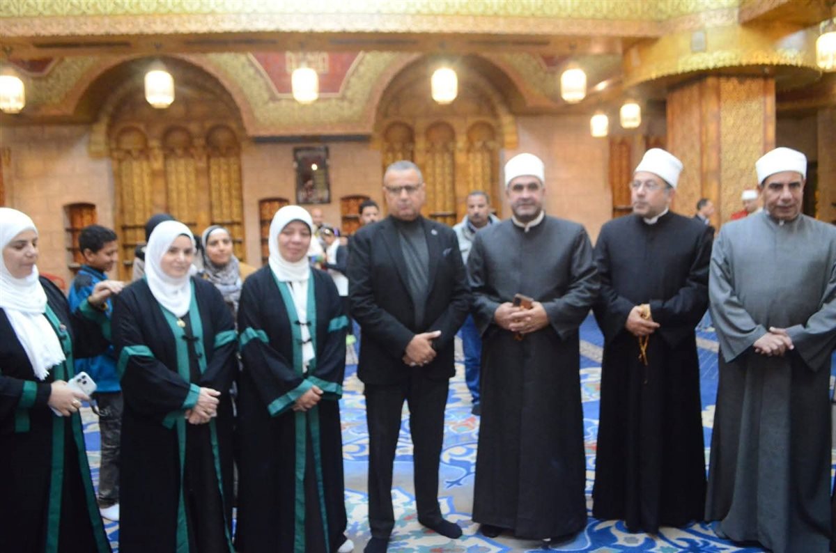 محافظ جنوب سيناء يكرم حفظة القرآن الكريم بشرم الشيخ 