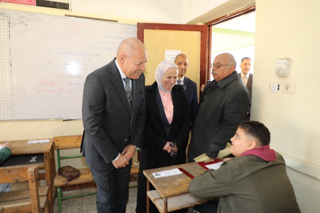 محافظ القاهرة يتفقد انطلاق امتحانات الشهادة الإعدادية: انتظام كامل لـ214 ألف طالب دون شكاوى