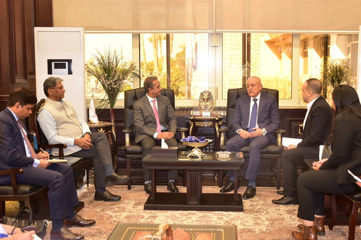 محافظ الأقصر يستقبل السفير الهندي&nbsp;