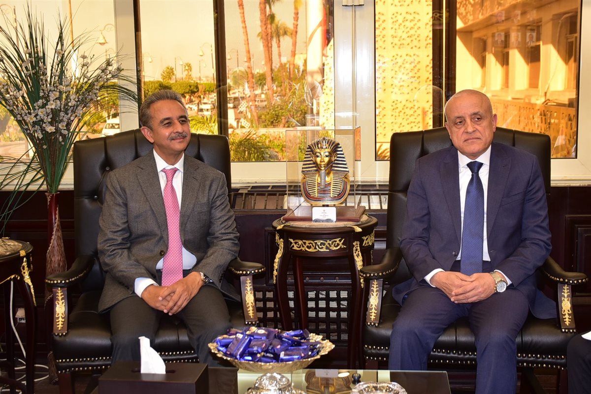 محافظ الأقصر يستقبل السفير الهندي&nbsp;