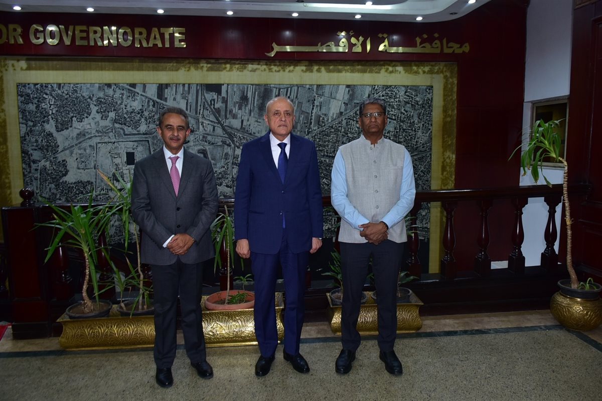 محافظ الأقصر يستقبل السفير الهندي&nbsp;