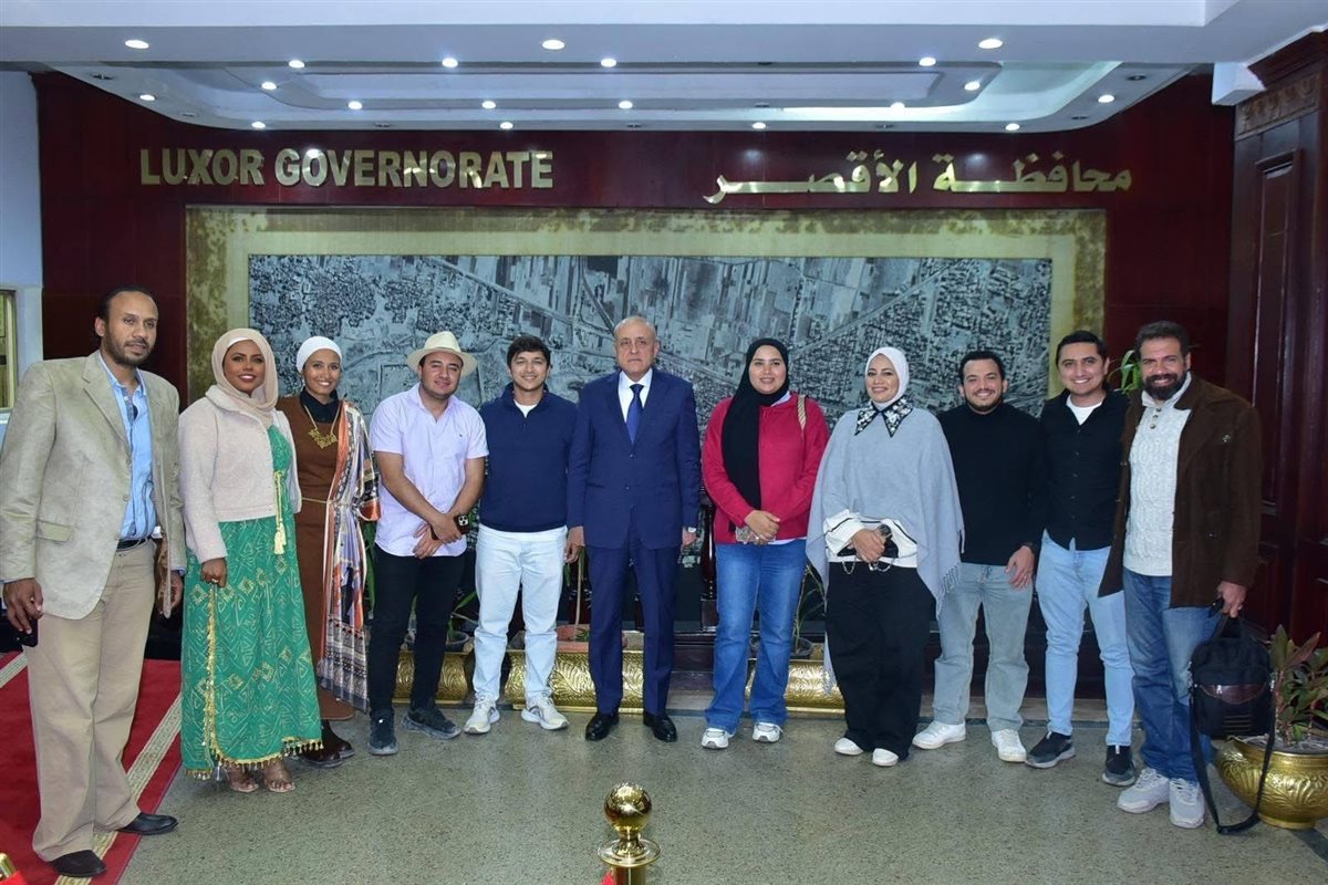 محافظ الأقصر يستقبل شباب إحنا مصر دعما للسياحة&nbsp;