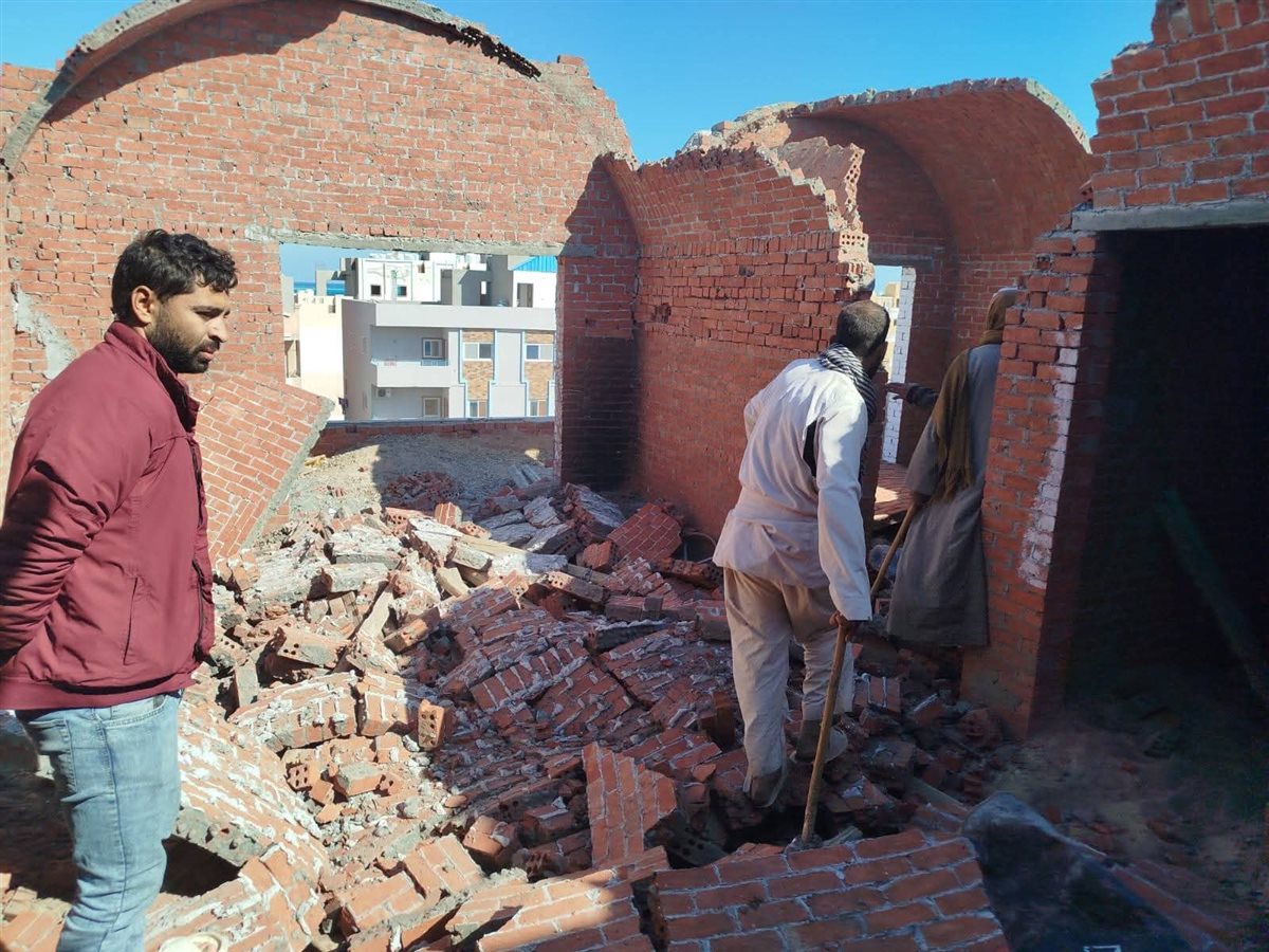 إزالة تعديات على أراضى الدولة بالغردقة 