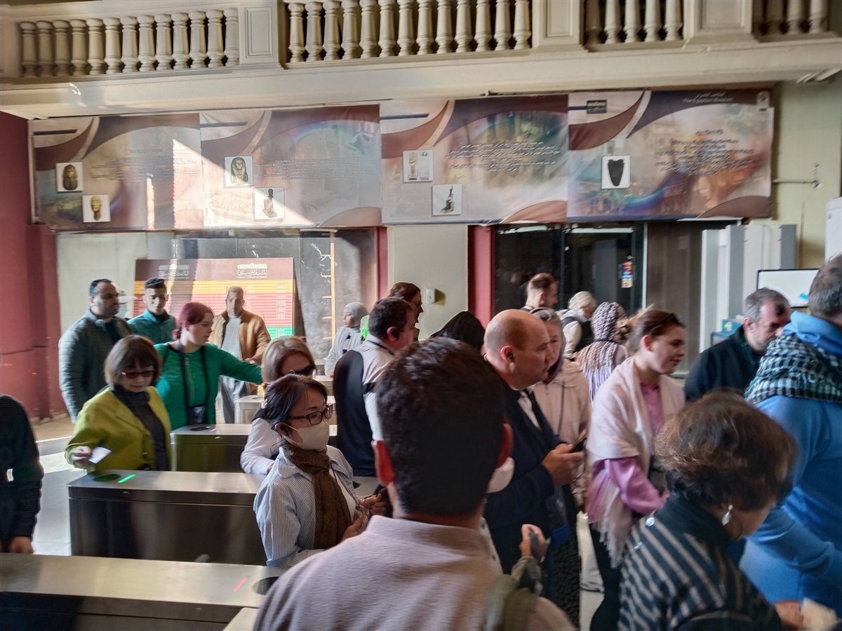 توافد كبير من السائحين على المتحف المصري بالتحرير