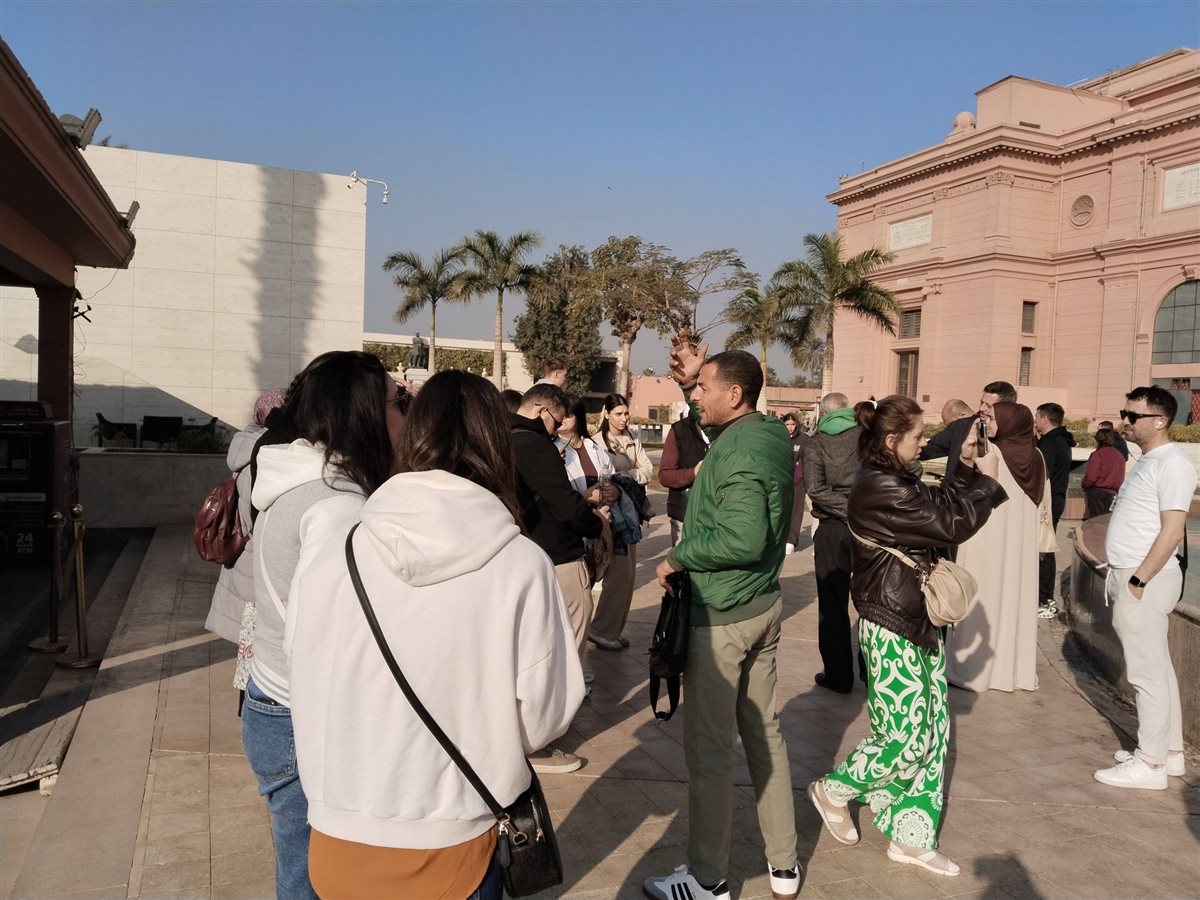 توافد كبير من السائحين على المتحف المصري بالتحرير