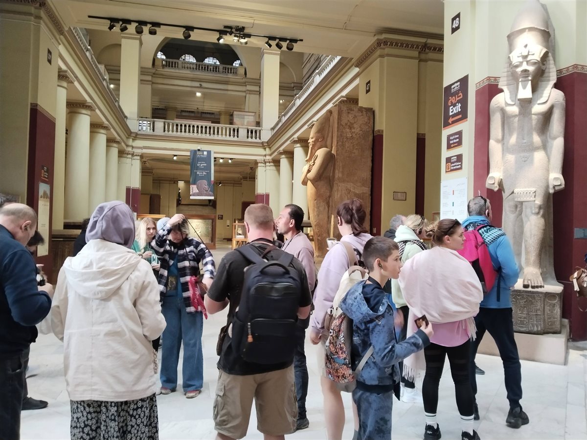 توافد كبير من السائحين على المتحف المصري بالتحرير