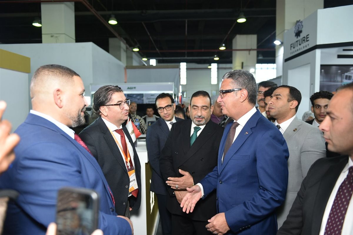 وزير التموين خلال الافتتاح