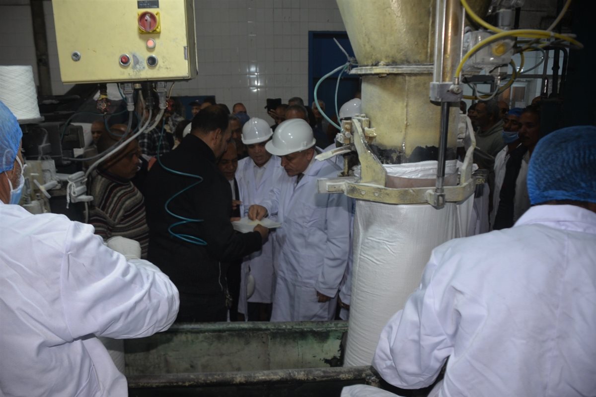 محافظ الأقصر يشهد بدء موسم عصير القصب&nbsp;