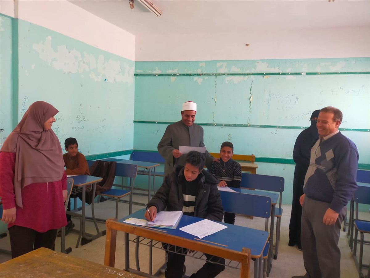 تفقد سير امتحانات نصف العام