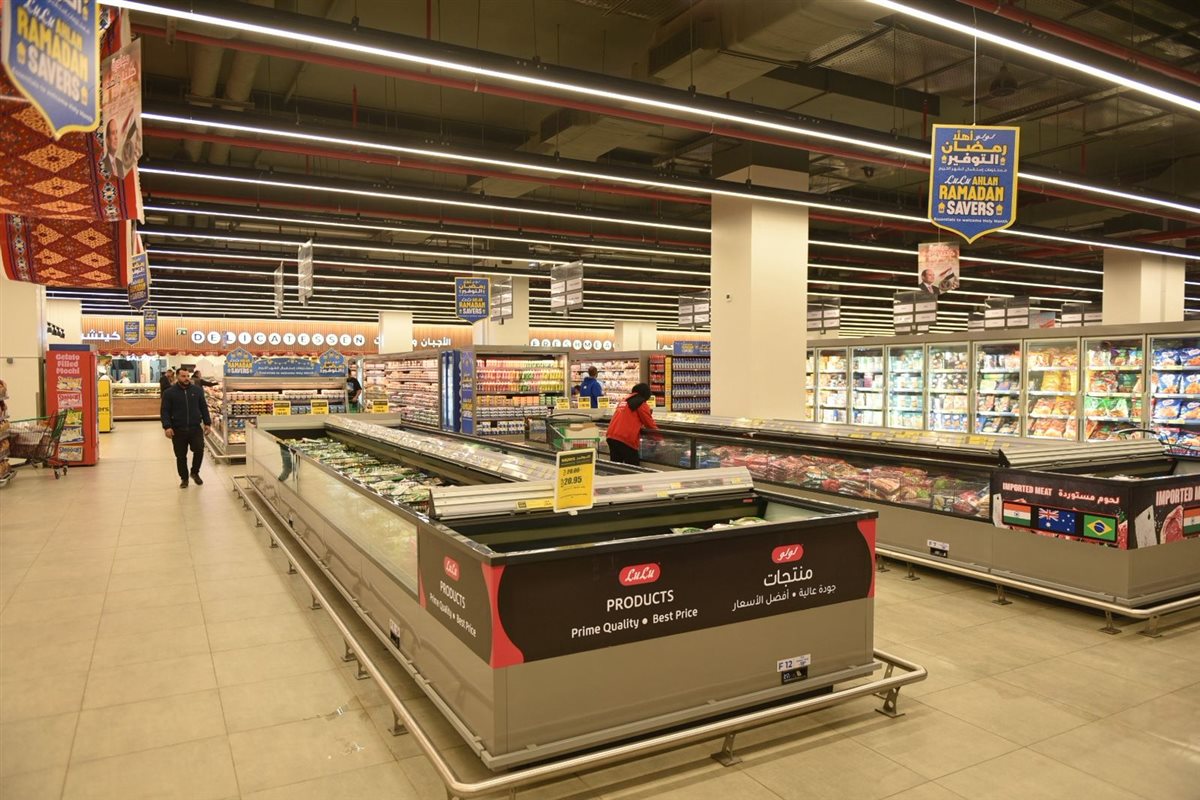 وزير التموين خلال الافتتاح