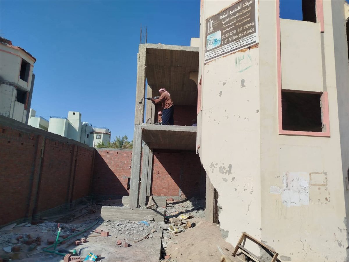 إزالة تعديات على أراضى الدولة بالغردقة 