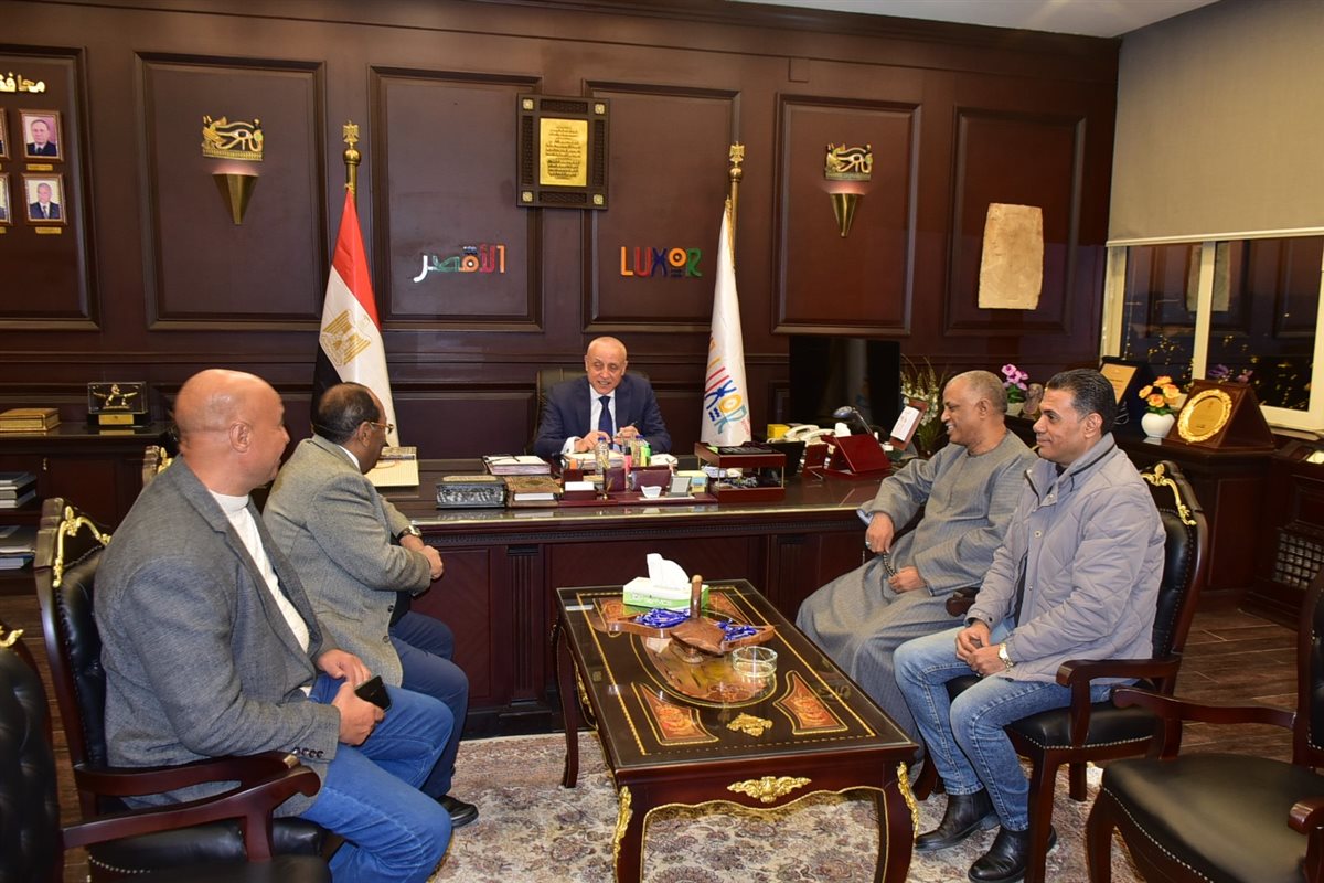 محافظ الأقصر يستقبل وفد السادة الحجاجية