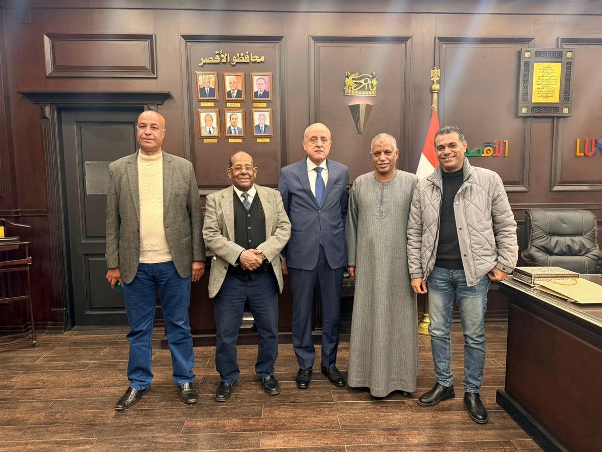 محافظ الأقصر يستقبل وفد السادة الحجاجية