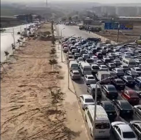 <strong>هبوط أرضي مفاجئ في ميدان محمد زكي ونفق السخنة بالقاهرة</strong>