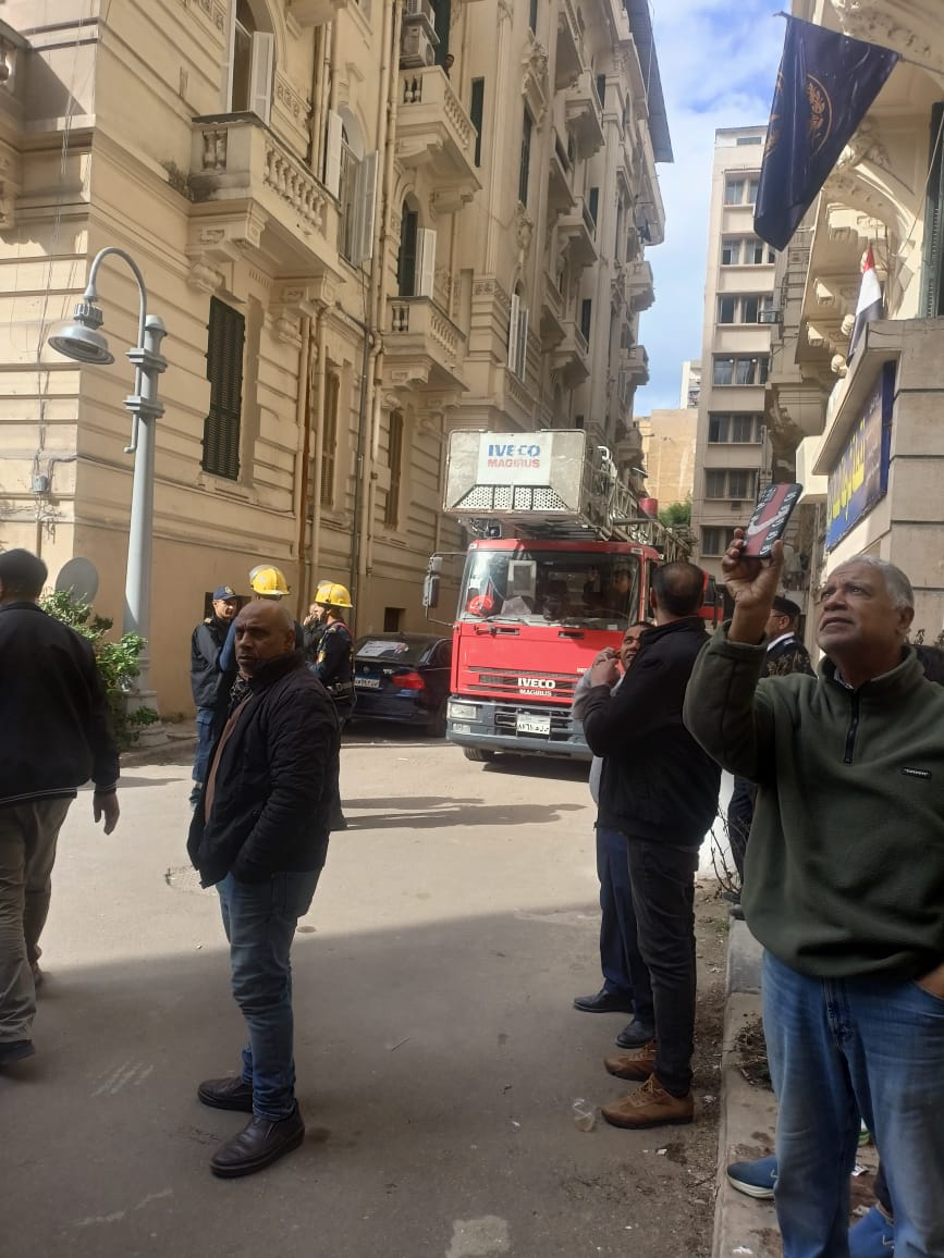 البيئة تقوم تسلم الطيور المعرضة للمخاطر لحديقة الحيوان