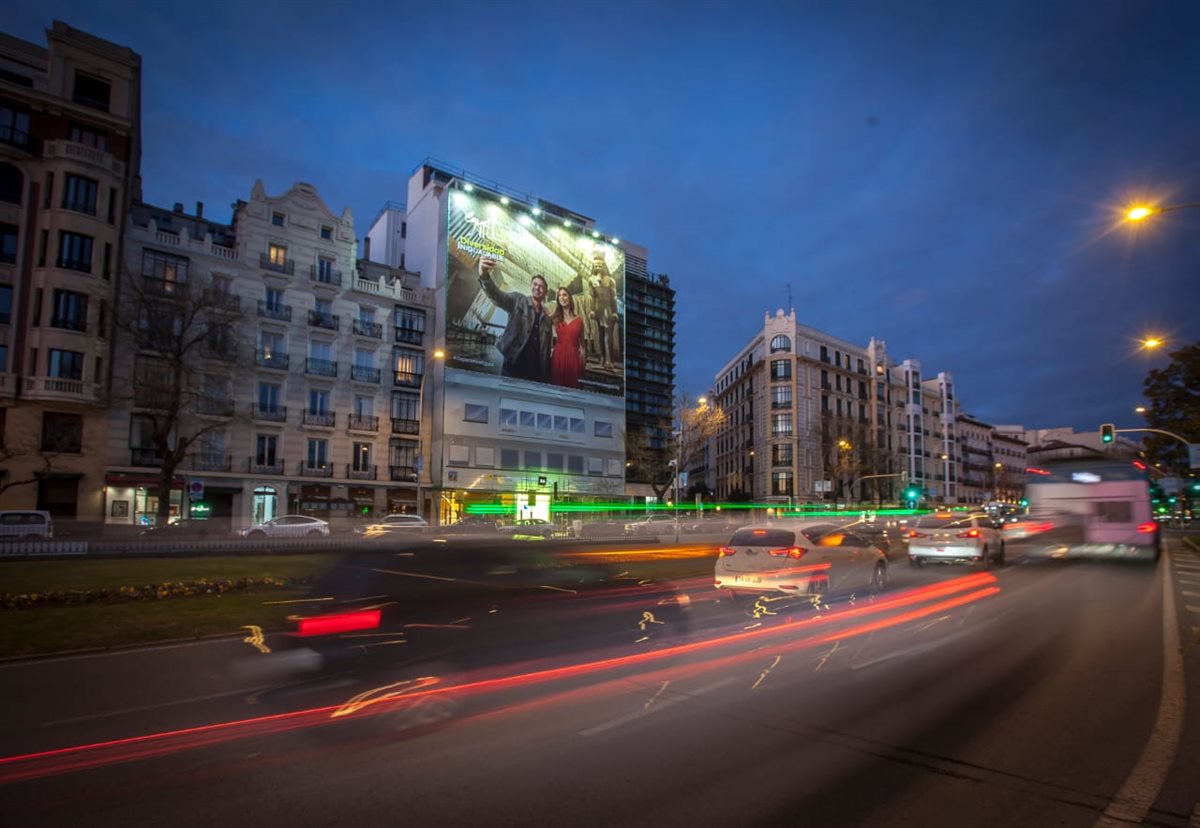 حافلات النقل العام في مدريد وبرشلونه