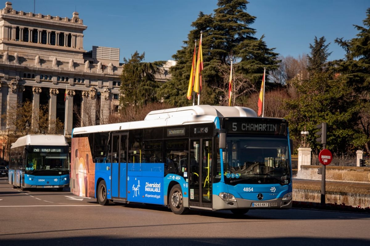 حافلات النقل العام في مدريد وبرشلونه