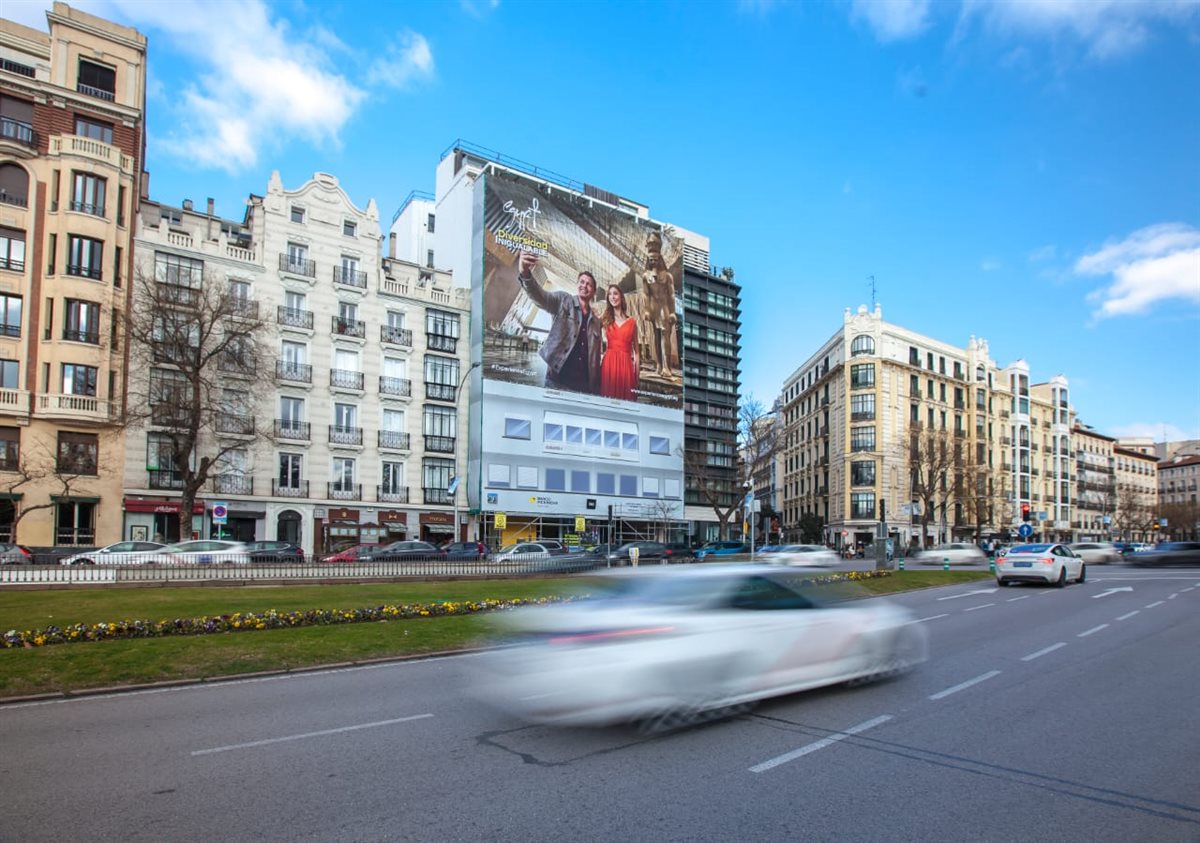 حافلات النقل العام في مدريد وبرشلونه