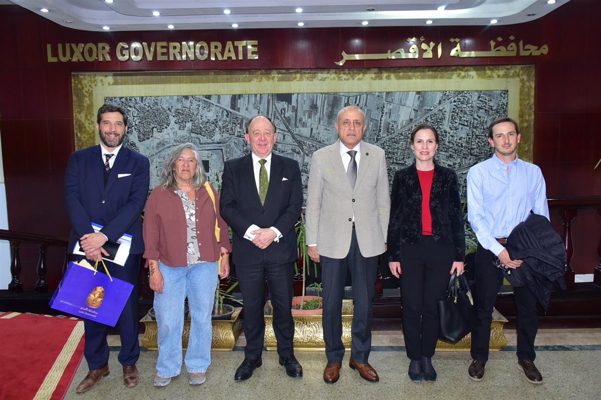 محافظ الأقصر يستقبل السفير الأرجنتيني والوفد المرافق