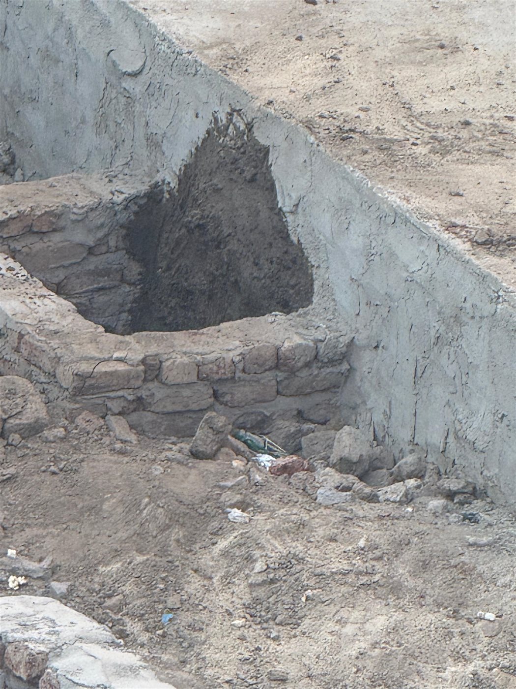 مقبرة داخل حوش منزل&nbsp;