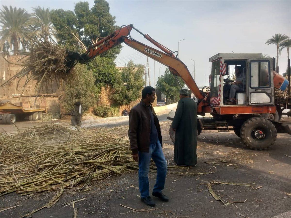 انقلاب جرارين محملين بالقصب