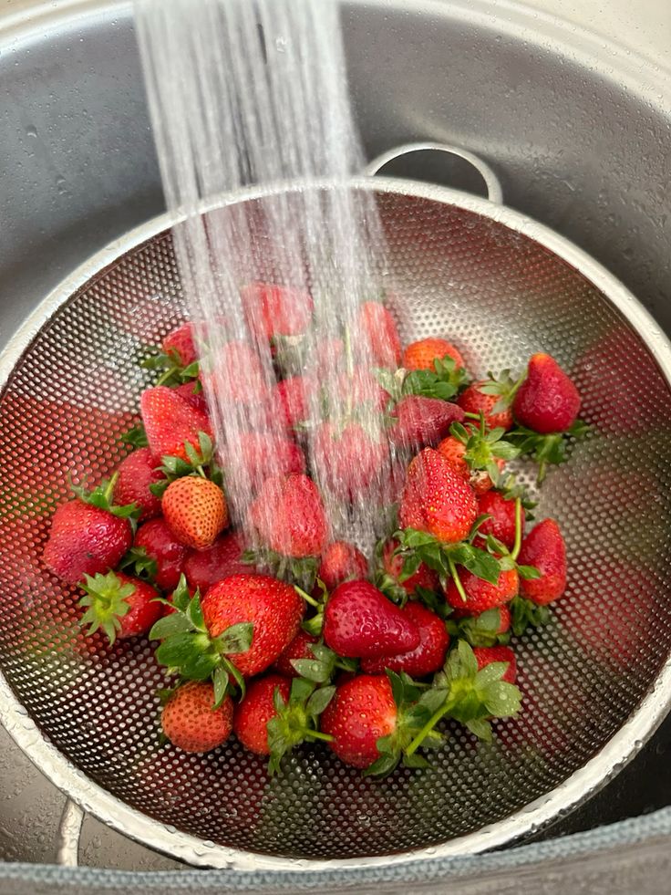 أسهل طريقة لعمل مربى الفراولة