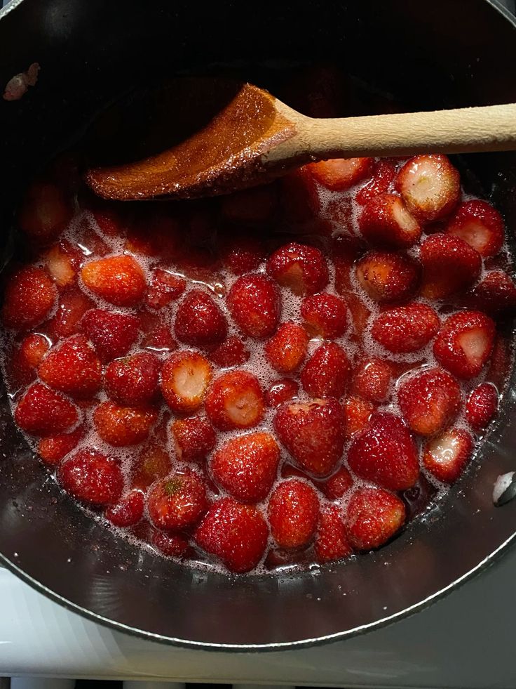 أسهل طريقة لعمل مربى الفراولة