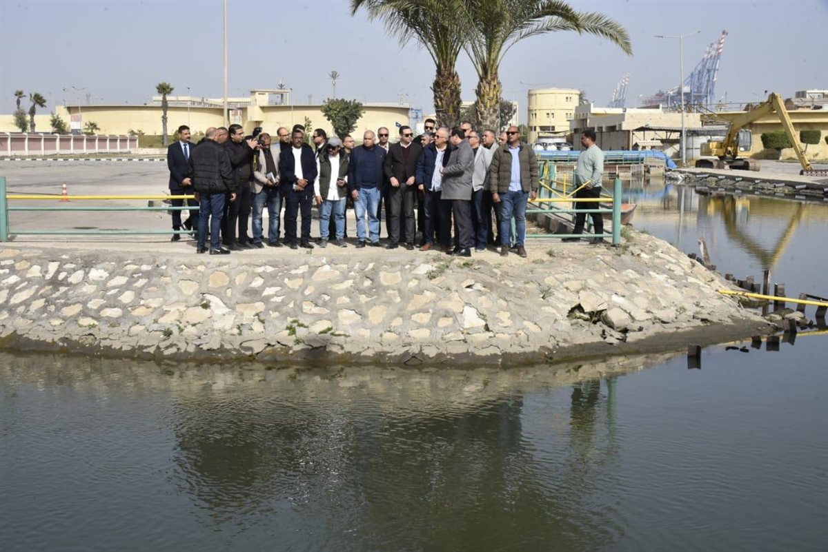 وزير الموارد المائية والري ونائب محافظ بورسعيد يتفقدان تطوير محطة رفع القنطرة غرب