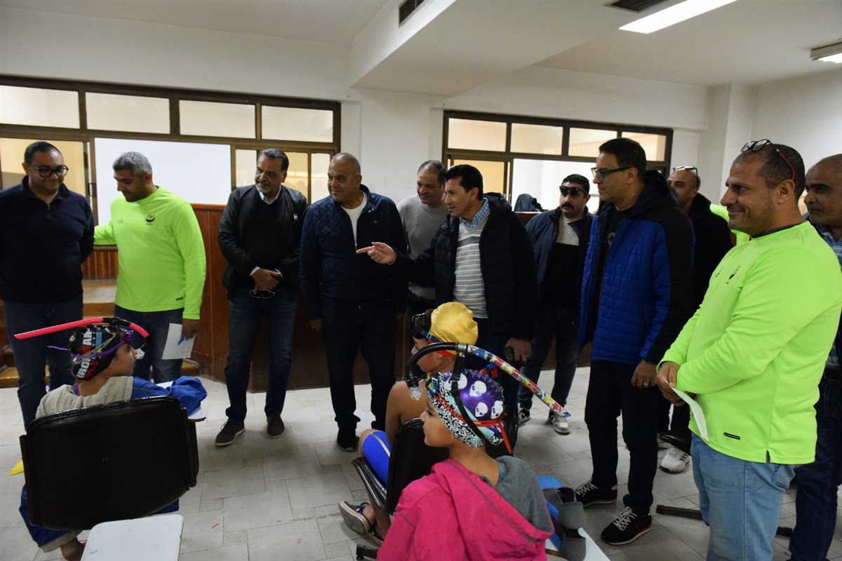 وزير الرياضة يشهد منافسات بطولة القاهرة للسباحة بالزعانف