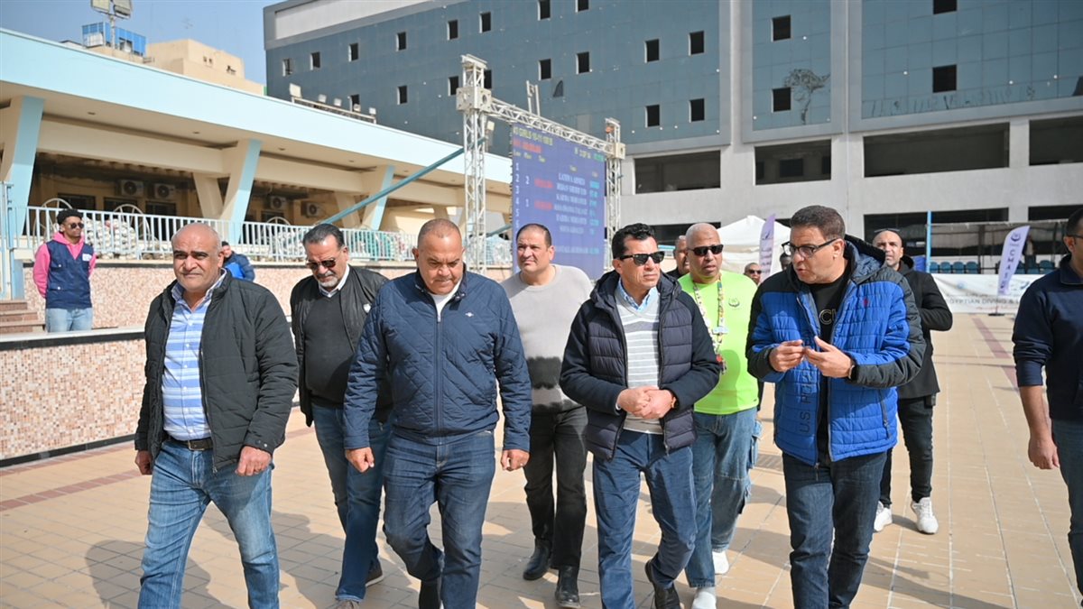 وزير الرياضة يشهد منافسات بطولة القاهرة للسباحة بالزعانف