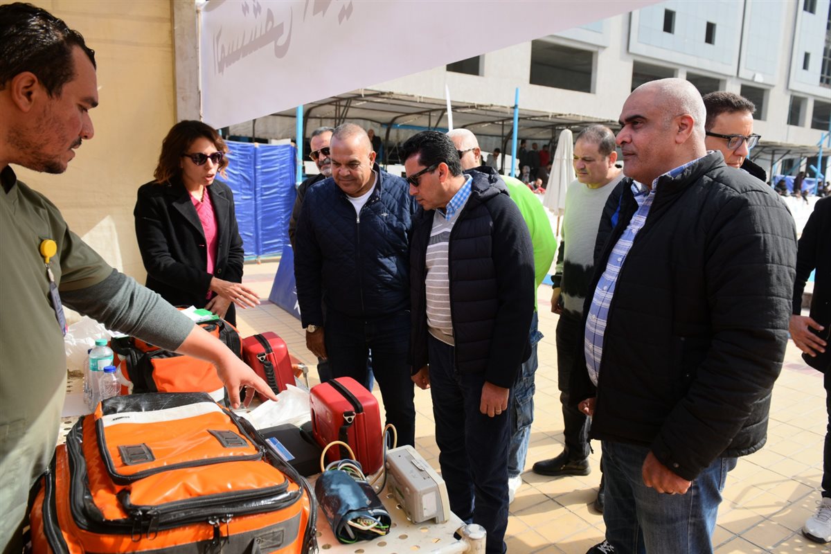 وزير الرياضة يشهد منافسات بطولة القاهرة للسباحة بالزعانف