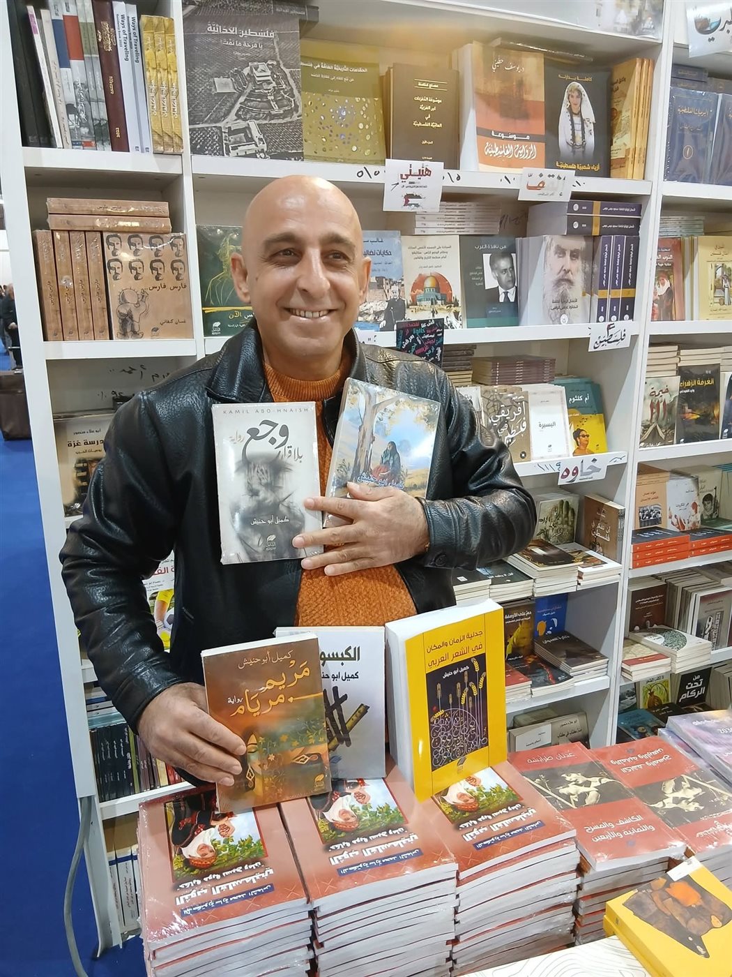 روايات الأديب الفلسطيني المحرر كميل أبو حنيش بمعرض القاهرة الدولي للكتاب