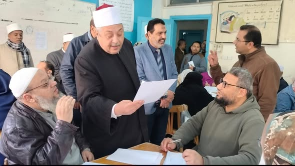 انطلقت اليوم.. رئيس قطاع المعاهد الأزهرية يتفقد مركزي تصحيح الشهادتين بالقاهرة