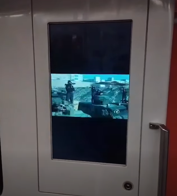 تشغيل فيديوهات توعوية داخل عربات مترو الأنفاق احتفالًا بعيد الشرطة الـ74