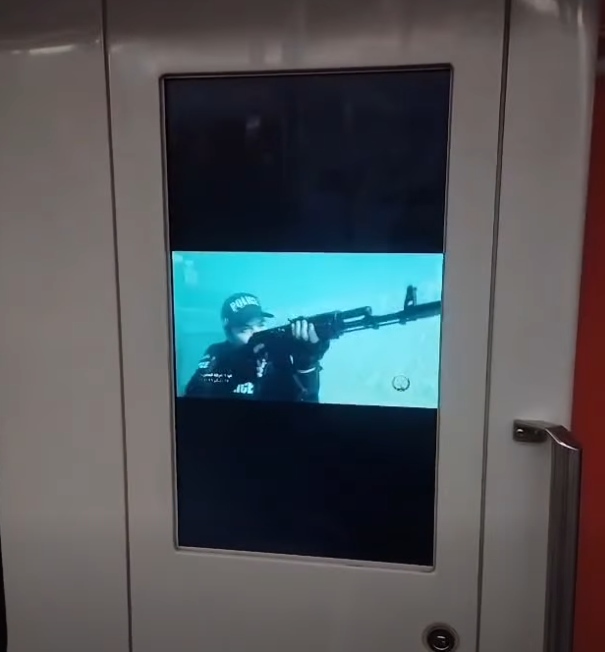 تشغيل فيديوهات توعوية داخل عربات مترو الأنفاق احتفالًا بعيد الشرطة الـ74