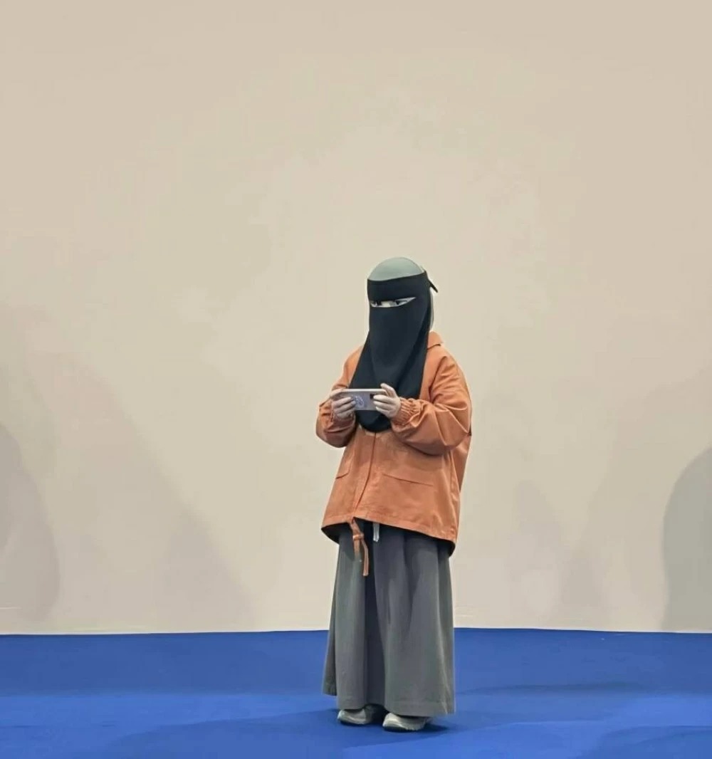 الطفلة المنتقبة&nbsp;