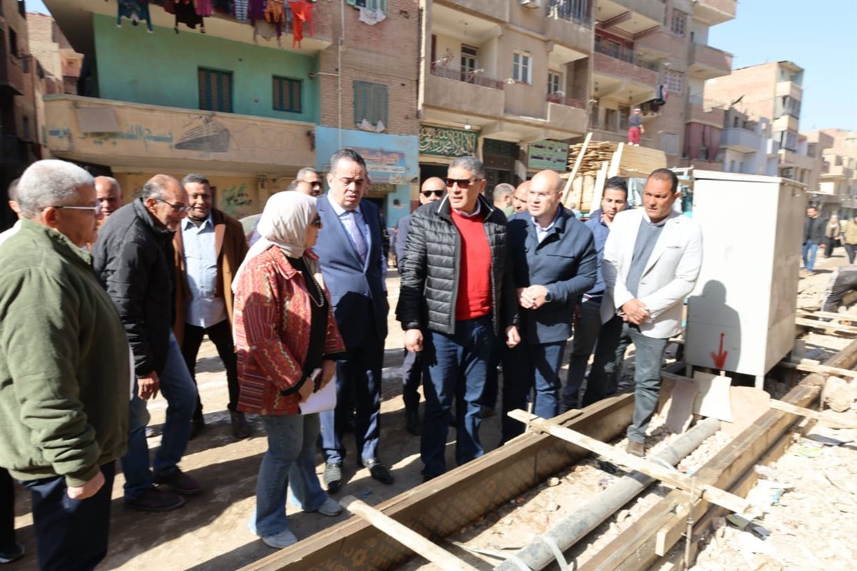 تطوير ورصف طريق جسر المنوات بالحوامدية