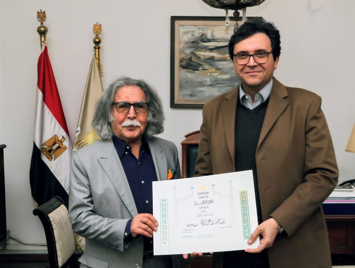 وزير الثقافة يلتقي الفنان التشكيلي العراقي رضا العزاوي&nbsp;