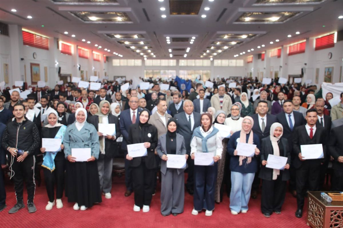 جانب من لقاء محافظ الوادي الجديد