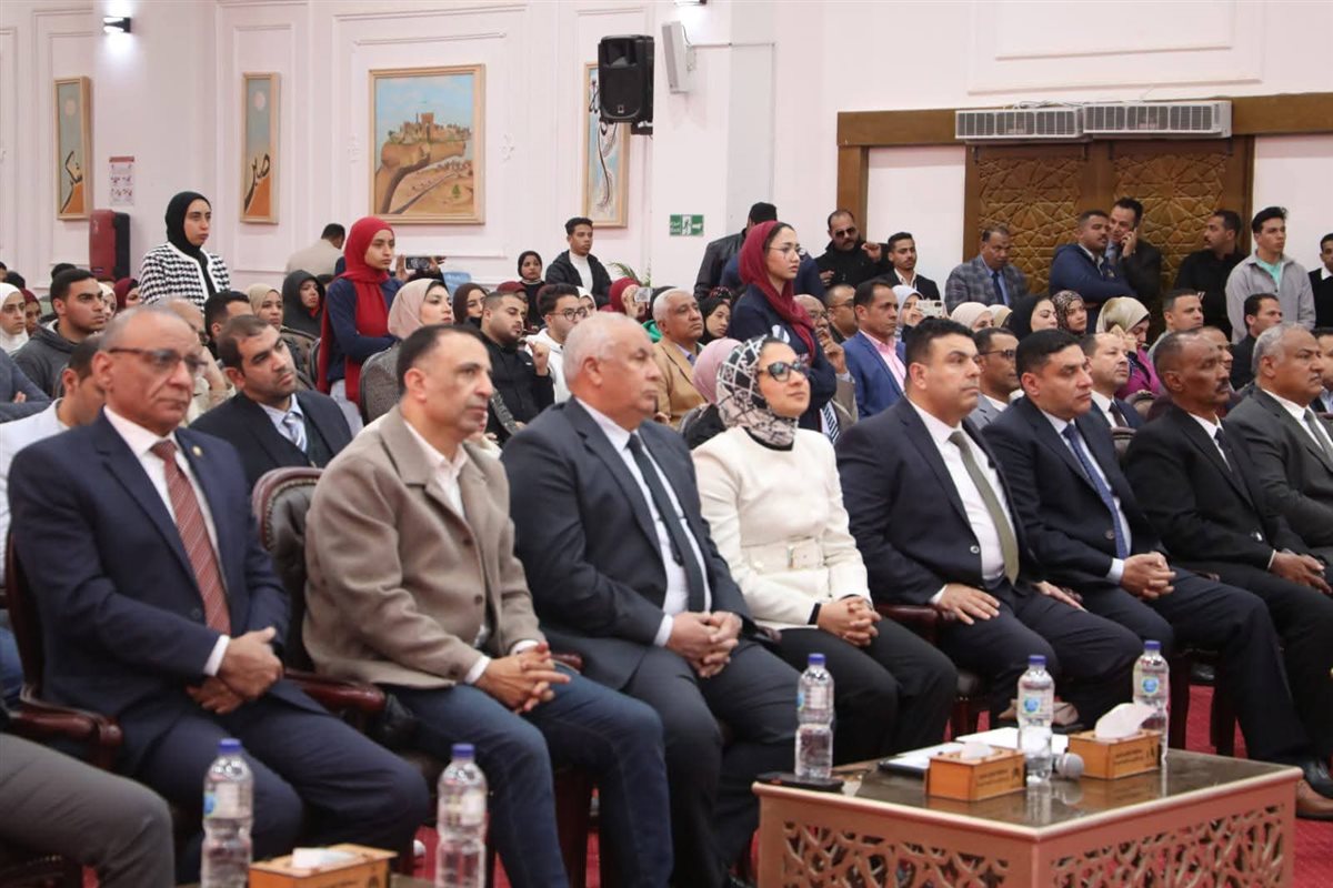 جانب من لقاء محافظ الوادي الجديد