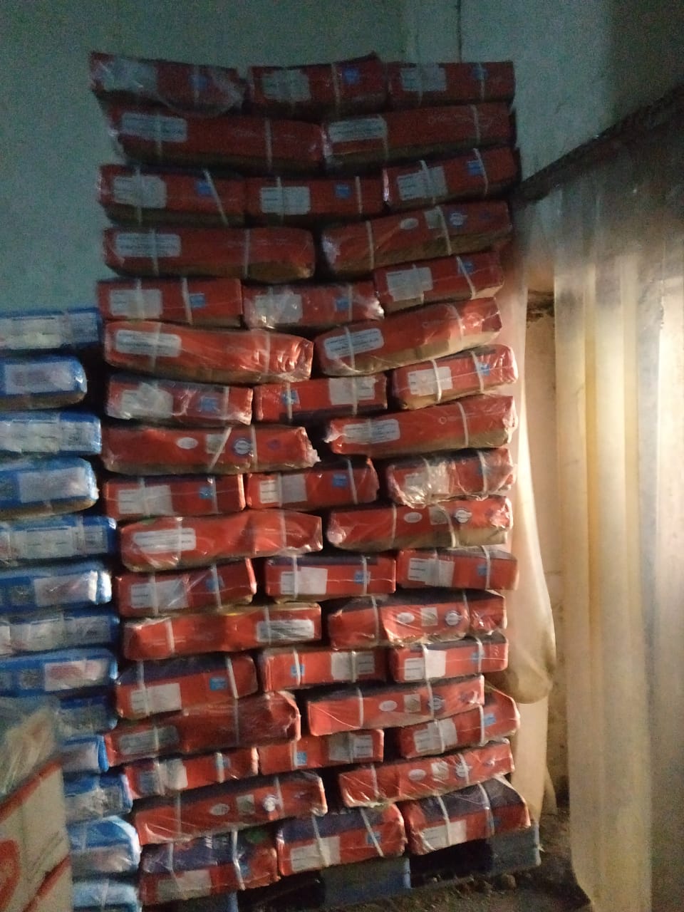 ضبط 300 كيلو لحوم مجهولة المصدر وطن جلسرين غير مطابق للمواصفات في حملة لتموين الغربية