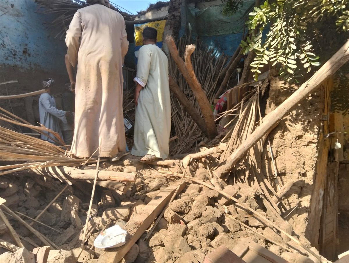إنهيار منزل وتدمير جهاز عروسه كامل بالأقصر