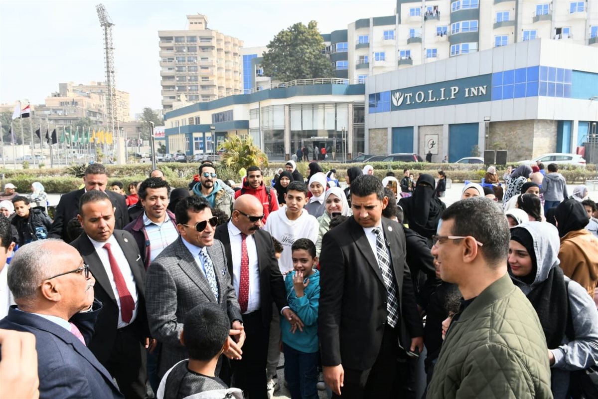 <strong>وزير الشباب والرياضة يتابع تطبيق الكود الطبي للرياضيين بوحدة الطب الرياضي بالمعادي</strong>
