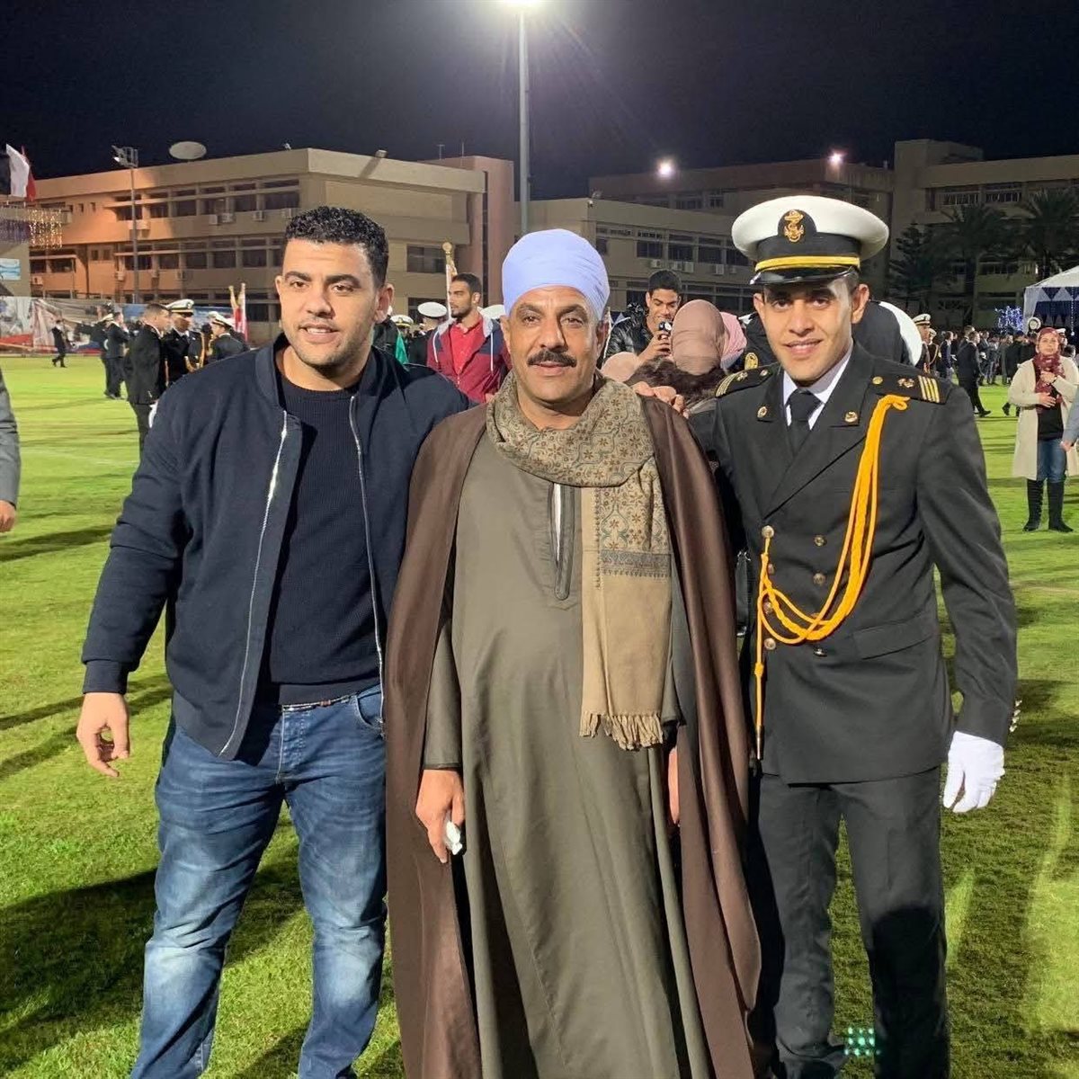 القبطان واسرتة