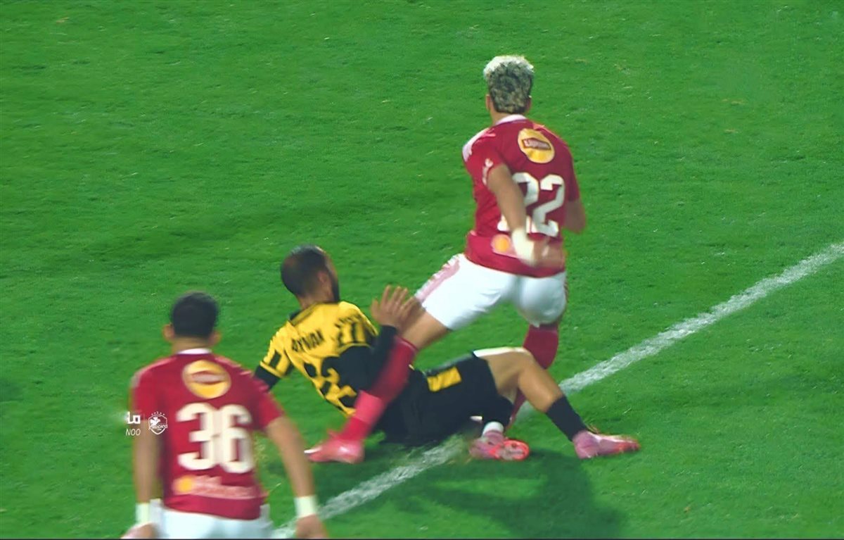 لقطة ركلة الجزاء المحتسبة للأهلي